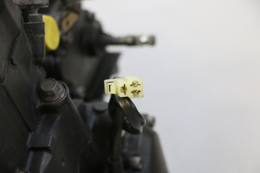 photo de MOTOR YAMAHA FZ6 FAZER S2 600 (2007 - 2011) - Fokus auf die Struktur