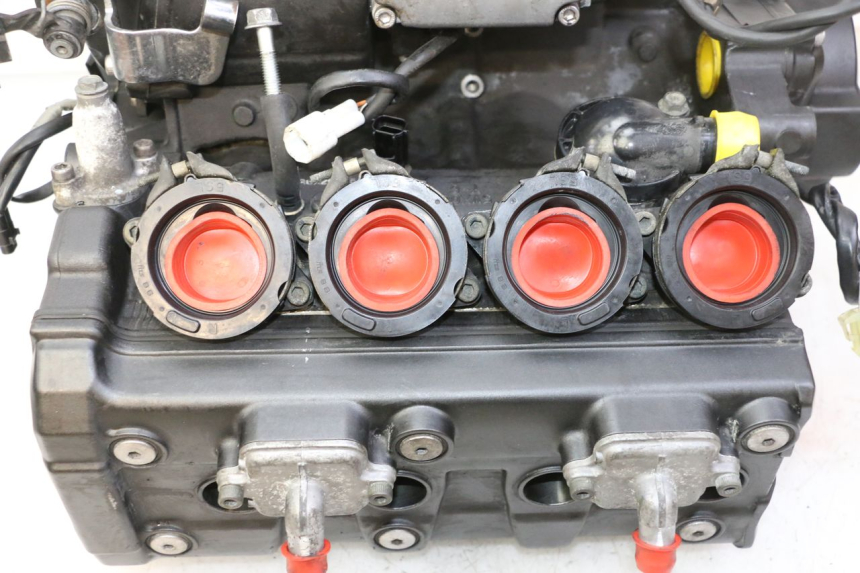 photo de MOTOR YAMAHA FZ6 FAZER S2 600 (2007 - 2011) - Alternative Perspektive