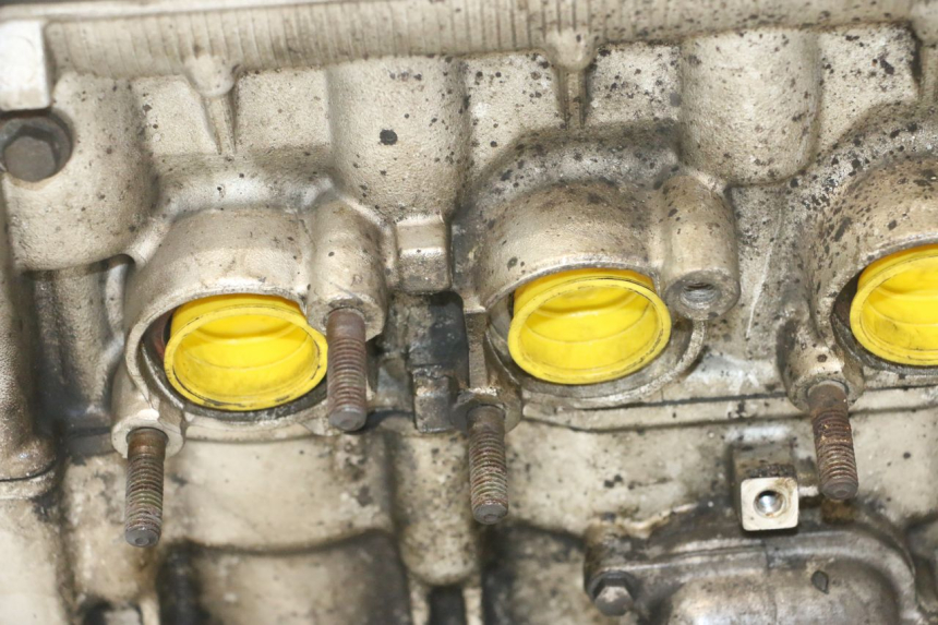 photo de MOTOR YAMAHA FZ6 N FAZER 600 (2004 - 2006) - Alternativer Blickwinkel