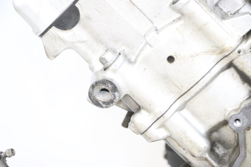 photo de MOTOR YAMAHA FZ6 N FAZER 600 (2004 - 2006) - Oberflächenzustand und Material