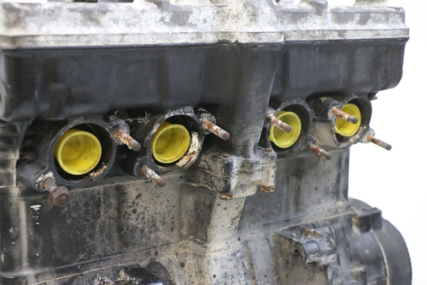 photo de MOTOR KAWASAKI GPX R WARBIRD 600 (1988 - 1993) - Details der Befestigungspunkte