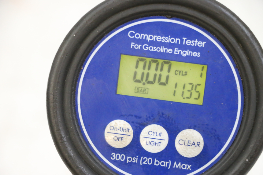 photo de MOTOR KAWASAKI GPZ RX 1000 (1986 - 1988) - Oberflächenzustand und Material