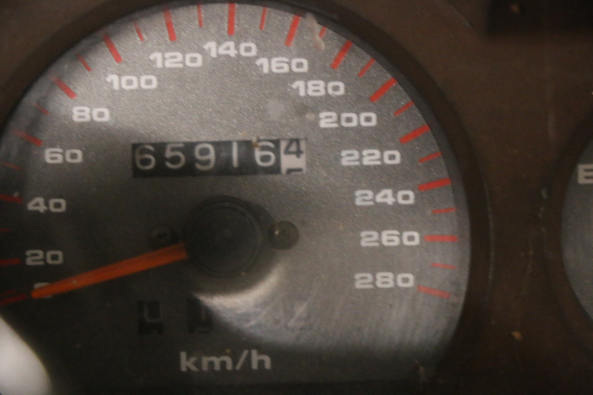 photo de MOTOR SUZUKI GSX-F GSX  F 1100 (1988 - 1994) - Fokus auf die Struktur