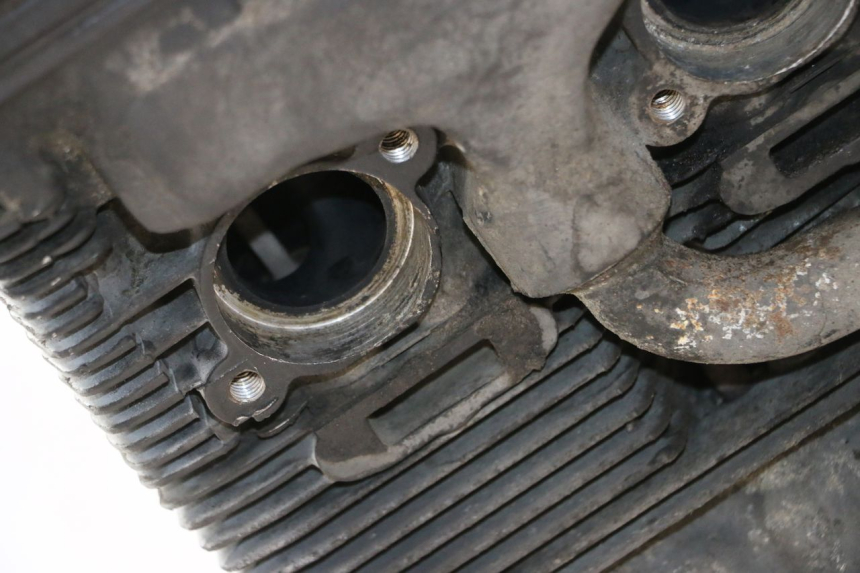 photo de MOTOR SUZUKI GSX F GSXF 750 (1988 - 1998) - Details der Befestigungspunkte