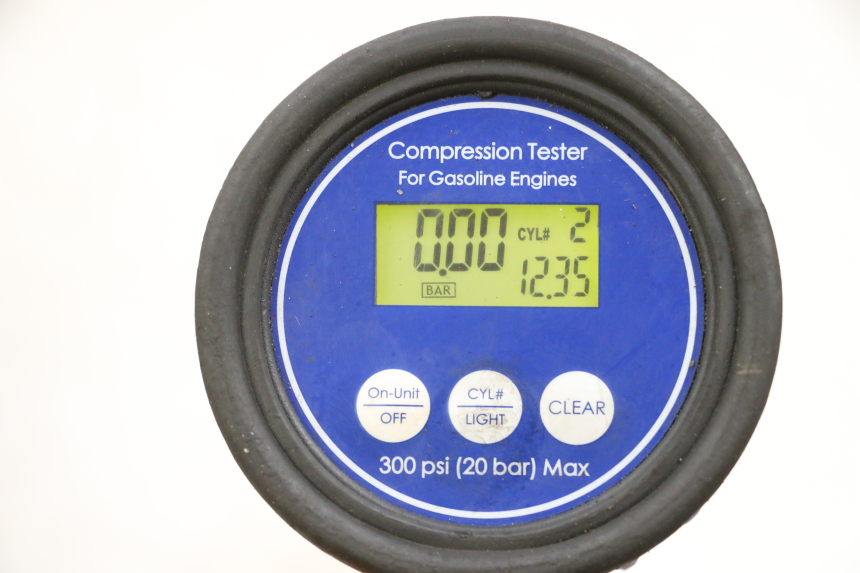 photo de MOTOR SUZUKI GSXR GSX-R 1000 (2003 - 2004) - Details der Befestigungspunkte