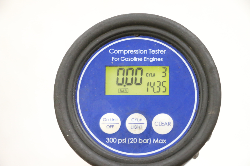 photo de MOTOR SUZUKI GSXR GSX-R 1000 (2003 - 2004) - Oberflächenzustand und Material