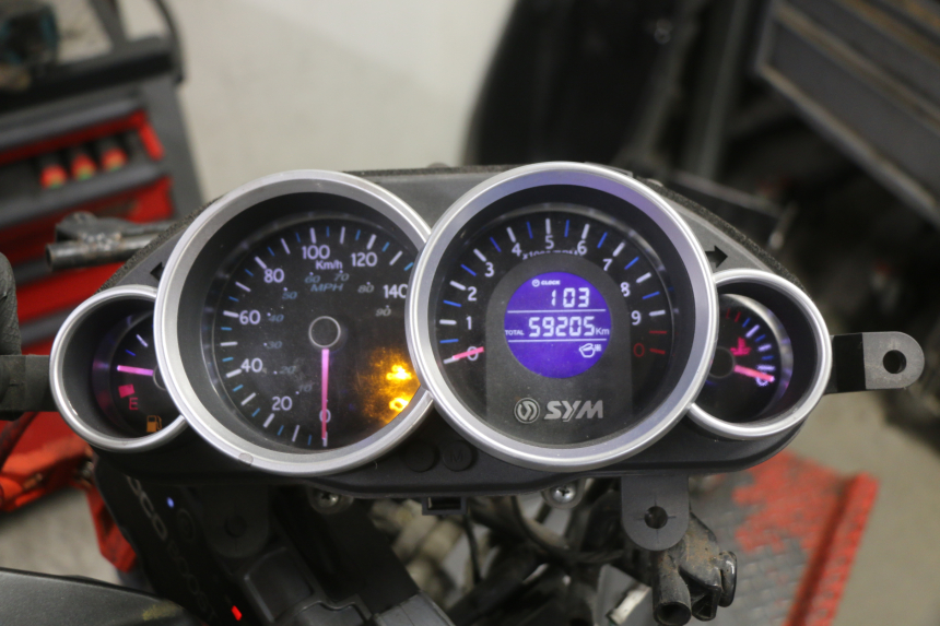 photo de MOTOR SYM GTS EFI 125 (2012 - 2016) - Detaillierte Sichtprüfung