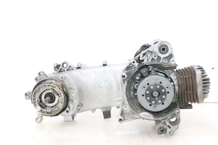 photo de MOTOR PEUGEOT KISBEE 2T 50 (2010 - 2017) - Zoom auf Komponenten