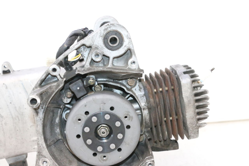 photo de MOTOR PEUGEOT KISBEE 2T 50 (2010 - 2017) - Detaillierte Sichtprüfung