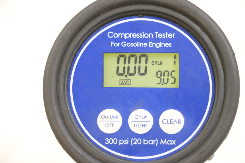 photo de MOTOR PEUGEOT KISBEE 4T 50 (2010 - 2017) - Detaillierte Sichtprüfung