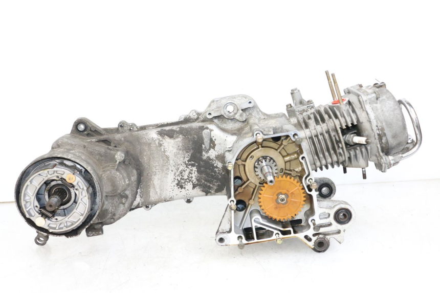 photo de MOTOR PEUGEOT KISBEE 4T 50 (2010 - 2017) - Kennzeichnungen und Originalreferenzen