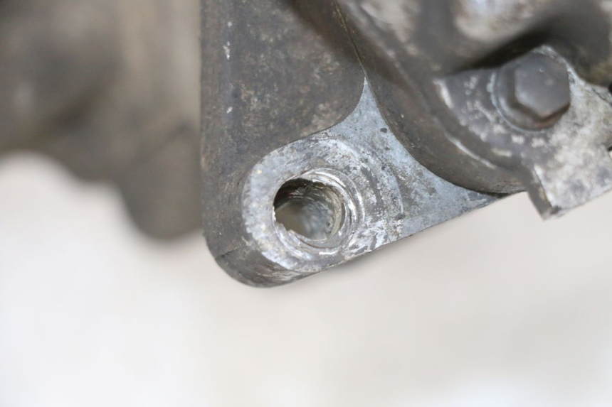 photo de MOTOR PEUGEOT KISBEE 4T 50 (2010 - 2017) - Details der Befestigungspunkte