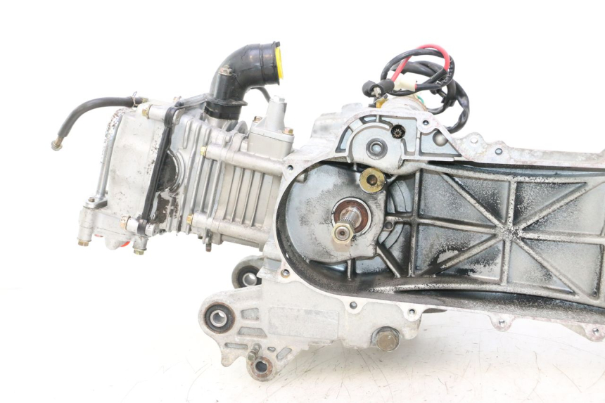 photo de MOTOR PEUGEOT KISBEE 4T 50 (2010 - 2017) - Alternativer Blickwinkel