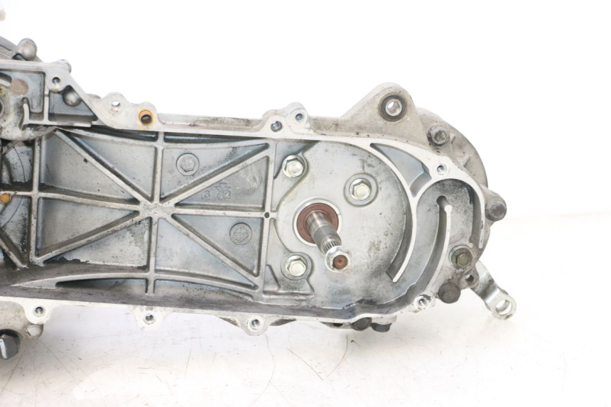 photo de MOTOR PEUGEOT KISBEE 4T 50 (2023 - 2026) - Alternative Perspektive