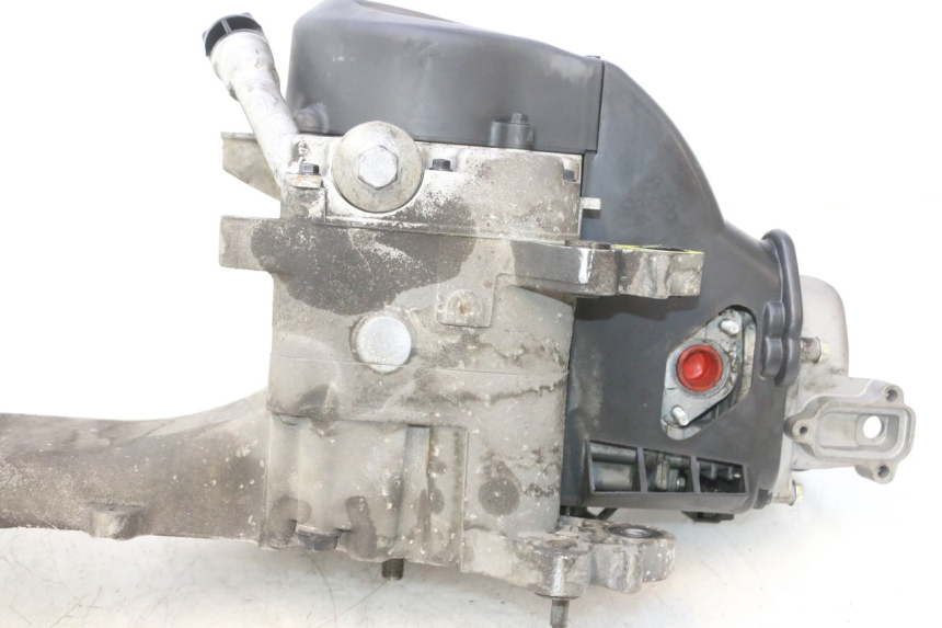 photo de MOTOR PEUGEOT KISBEE 4T 50 (2023 - 2026) - Details der Befestigungspunkte