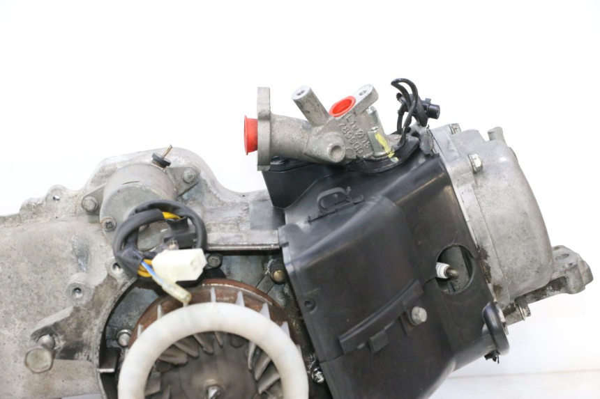 photo de MOTOR PEUGEOT KISBEE 4T 50 (2018 - 2022) - Details der Befestigungspunkte