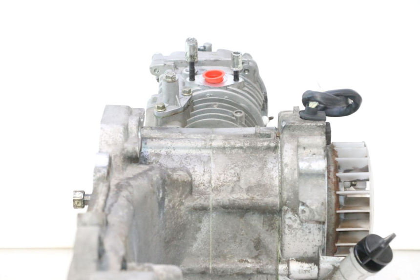 photo de MOTOR PEUGEOT KISBEE 4T 50 (2018 - 2022) - Detaillierte Sichtprüfung