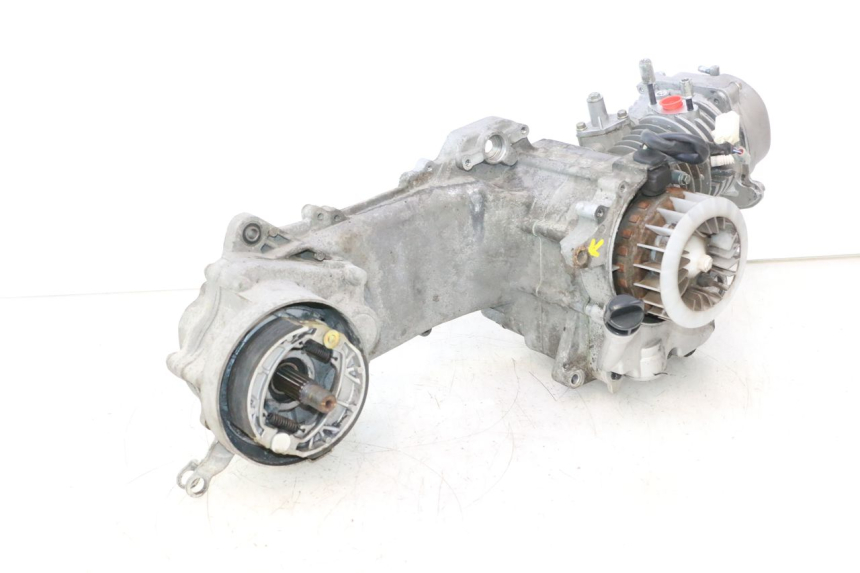 photo de MOTOR PEUGEOT KISBEE 4T 50 (2018 - 2022) - Alternativer Blickwinkel