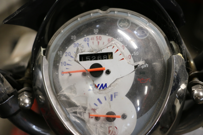 photo de MOTOR SYM MIO 50 (2005 - 2010) - Hochauflösende Nahaufnahme