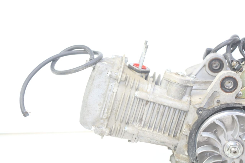 photo de MOTOR ZHONGYU MOVIDAS ZY125T-2 125 (2004 - 2014) - Oberflächenzustand und Material