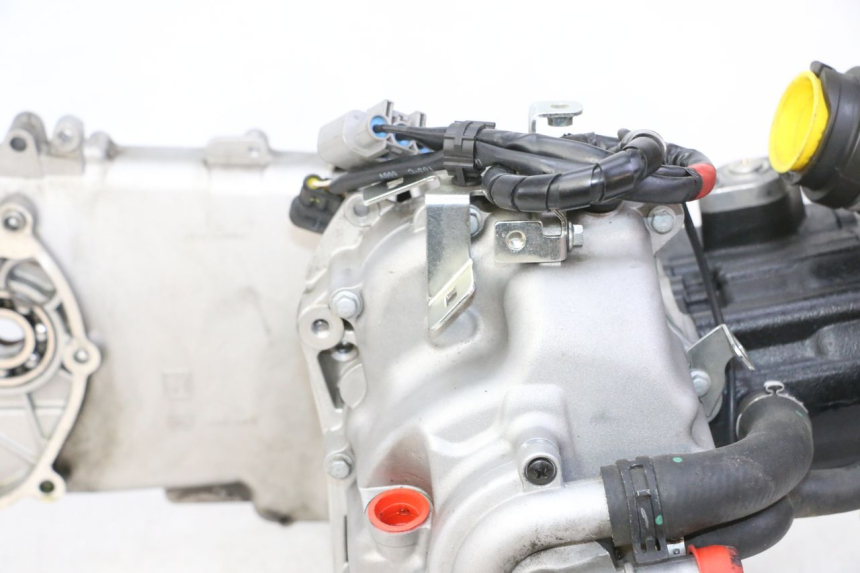 photo de MOTOR PIAGGIO MP3 HPE 310 (2024 - 2025) - Details der Befestigungspunkte