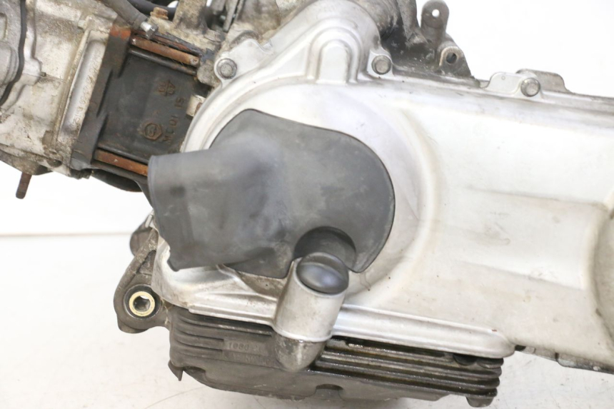 photo de MOTOR PIAGGIO MP3 125 (2006 - 2014) - Details der Befestigungspunkte