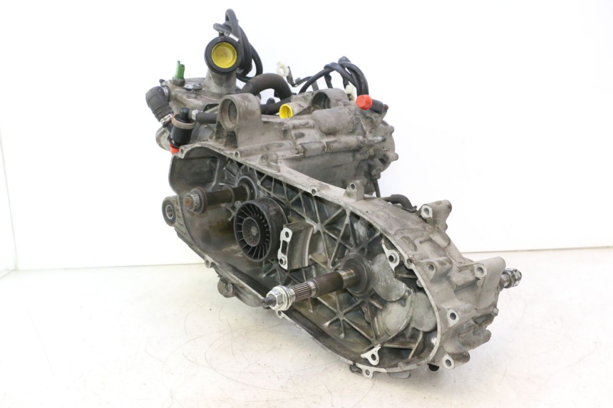 photo de MOTOR PIAGGIO MP3 500 (2016 - 2018) - Oberflächenzustand und Material