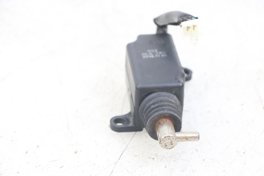 photo de KOFFERRAUMÖFFNUNGSMOTOR SYM FIDDLE 3 III 125 (2014 - 2020) - Zoom auf Gebrauchszustand