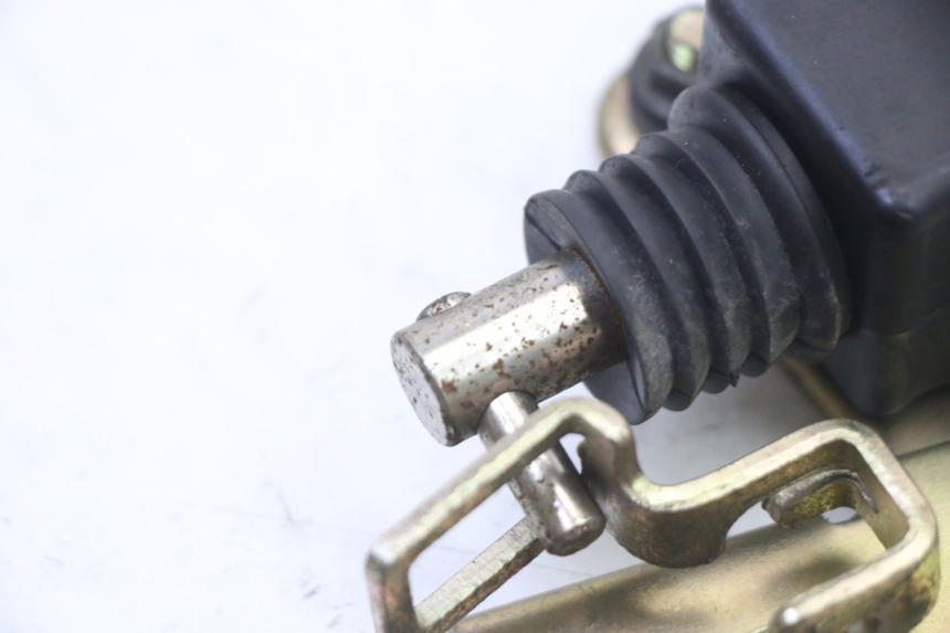 photo de KOFFERRAUMÖFFNUNGSMOTOR SYM FIDDLE 3 III 125 (2014 - 2020) - Detailansicht des Bauteils