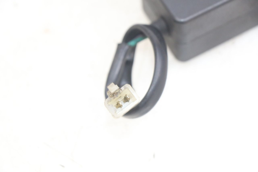 photo de KOFFERRAUMÖFFNUNGSMOTOR SYM GTS EFI 125 (2012 - 2016) - Detailansicht des Bauteils