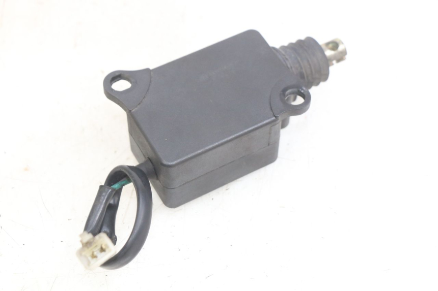 photo de KOFFERRAUMÖFFNUNGSMOTOR SYM GTS EFI 125 (2012 - 2016) - Zoom auf Gebrauchszustand