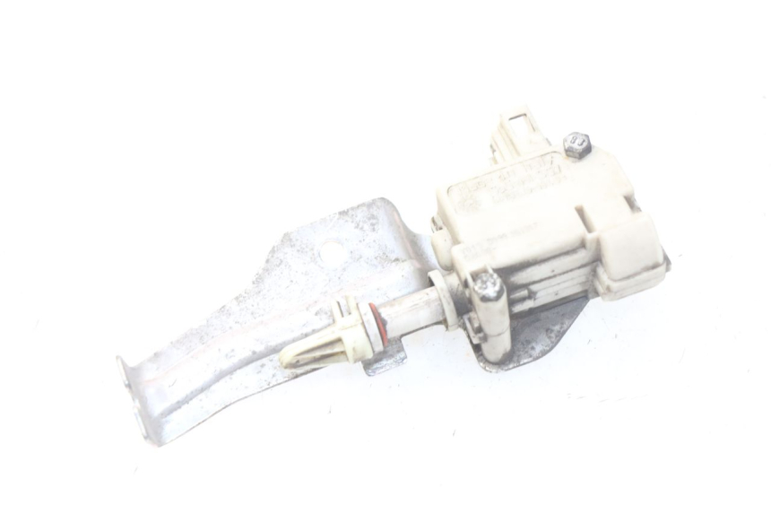 photo de KOFFERRAUMÖFFNUNGSMOTOR PIAGGIO LIBERTY IGET 4T 50 (2015 - 2020) - Zoom auf Gebrauchszustand