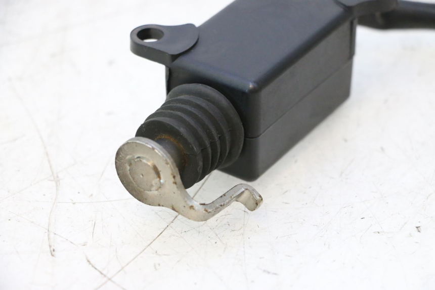 photo de SITZBANKSCHLOSS MOTOR  SYM MIO 50 (2005 - 2010) - Zoom auf Gebrauchszustand