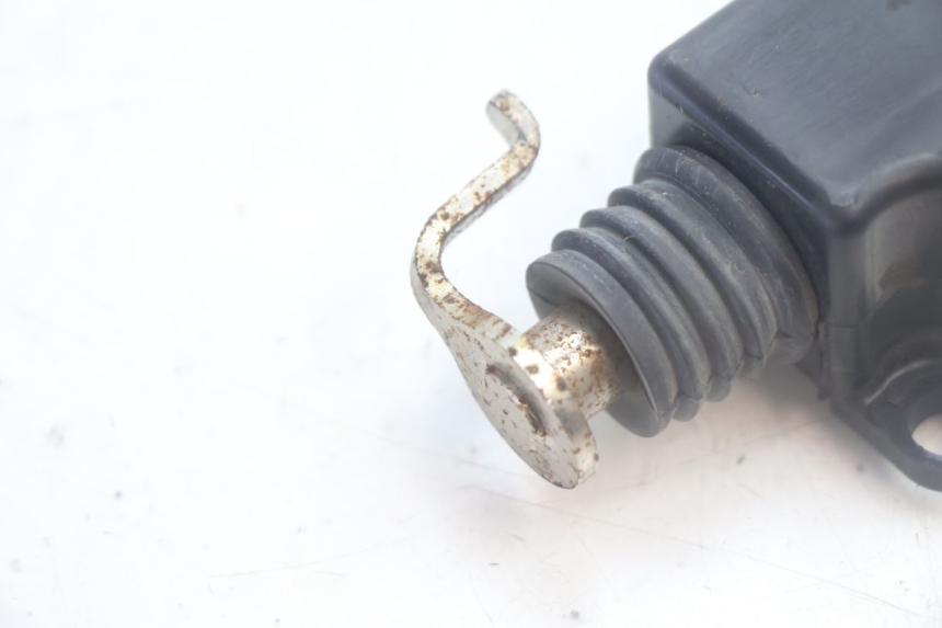 photo de SITZBANKSCHLOSS MOTOR  SYM MIO 50 (2005 - 2010) - Zoom auf Gebrauchszustand
