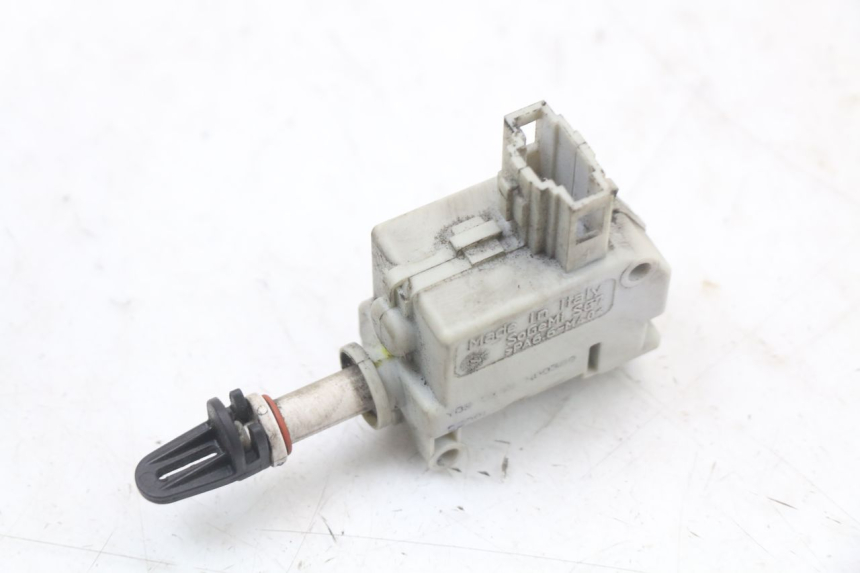 photo de KOFFERRAUMÖFFNUNGSMOTOR PIAGGIO MP3 LT 400 (2007 - 2012) - Detailansicht des Bauteils