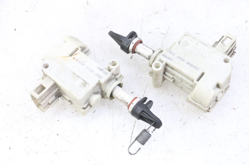 photo de SITZBANKSCHLOSS MOTOR  PIAGGIO MP3 LT 300 (2010 - 2016) - Hauptansicht