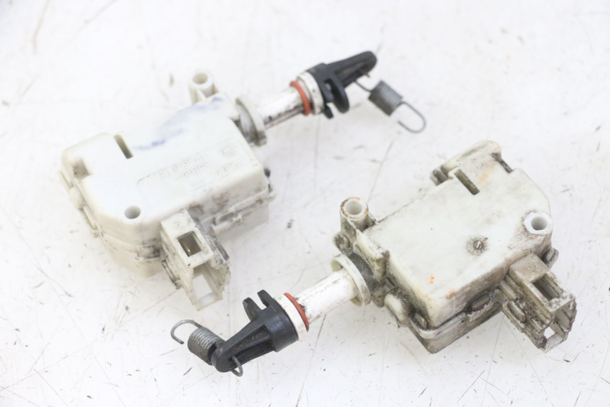 photo de KOFFERRAUMÖFFNUNGSMOTOR PIAGGIO MP3 LT 300 (2010 - 2016) - Hauptansicht