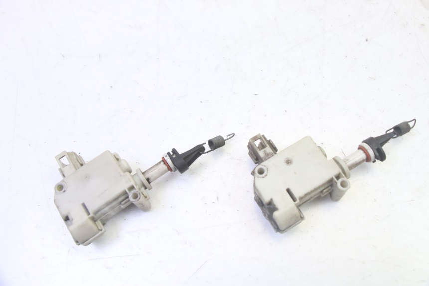 photo de KOFFERRAUMÖFFNUNGSMOTOR PIAGGIO MP3 LT 300 (2010 - 2016) - Alternative Perspektive