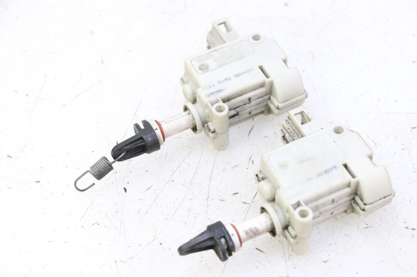 photo de SITZBANKSCHLOSS MOTOR  PIAGGIO MP3 500 (2011 - 2015) - Details der Befestigungspunkte