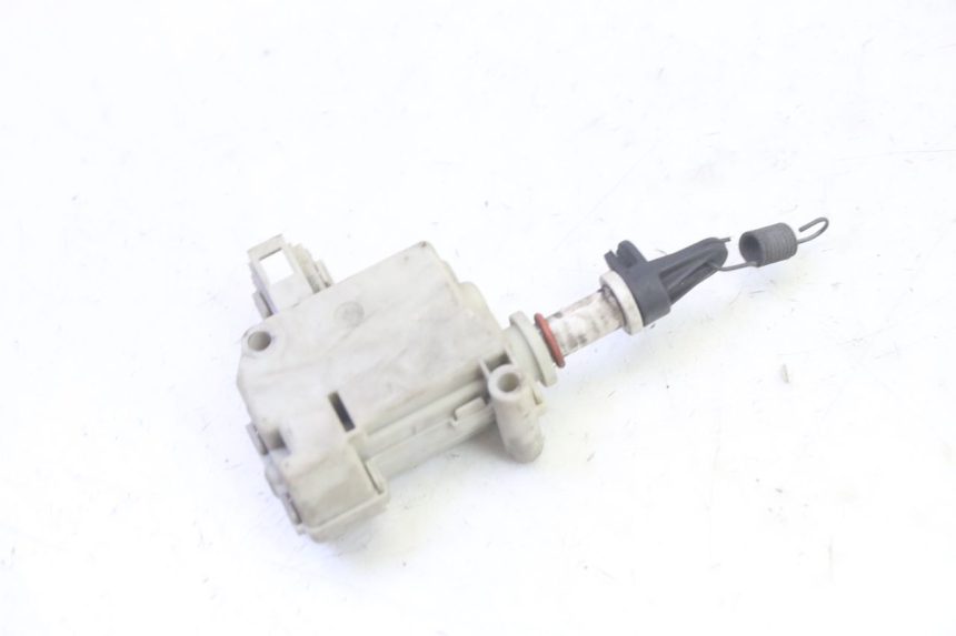 photo de SITZBANKSCHLOSS MOTOR  PIAGGIO MP3 RL 250 (2006 - 2010) - Alternative Perspektive