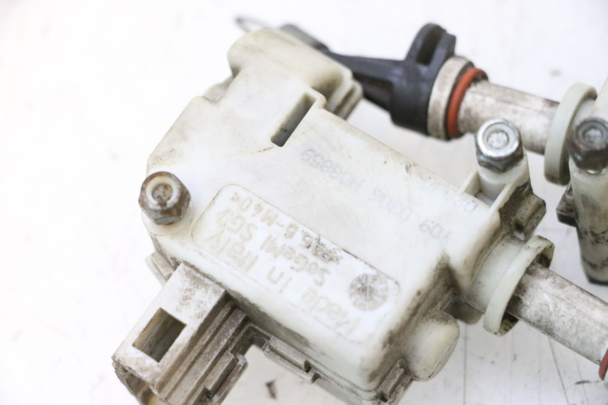 photo de SITZBANKSCHLOSS MOTOR  PIAGGIO MP3 RL 250 (2006 - 2010) - Zoom auf Gebrauchszustand