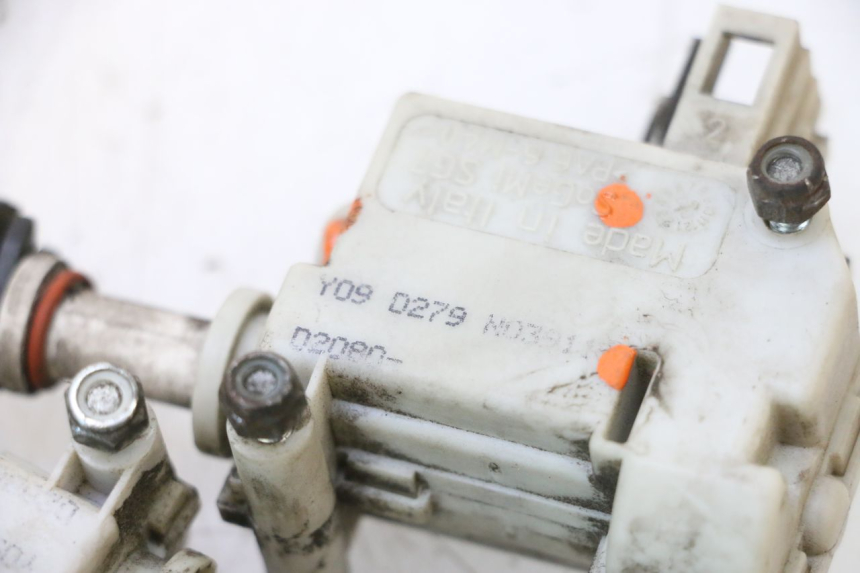 photo de SITZBANKSCHLOSS MOTOR  PIAGGIO MP3 RL 250 (2006 - 2010) - Alternative Perspektive