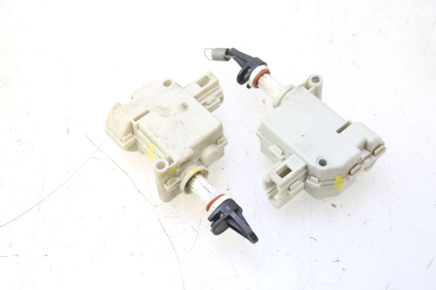 photo de SITZBANKSCHLOSS MOTOR  PIAGGIO MP3 500 (2011 - 2015) - Gesamtansicht des Produkts