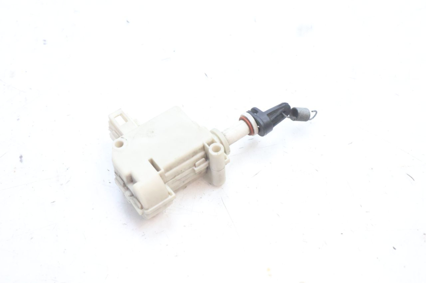 photo de SITZBANKSCHLOSS MOTOR  PIAGGIO MP3 500 (2016 - 2018) - Technische Nahaufnahme
