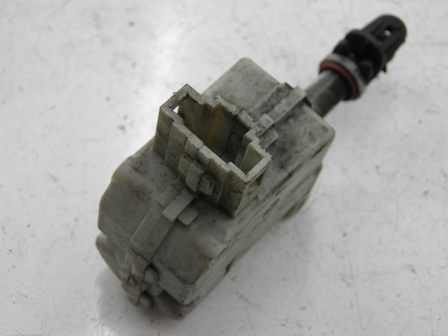 photo de SITZBANKSCHLOSS MOTOR  PIAGGIO MP3 RL 125 (2006 - 2014) - Zoom auf Gebrauchszustand