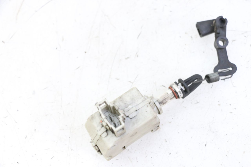 photo de SITZBANKSCHLOSS MOTOR  PIAGGIO VESPA GRANTURISMO 200 (2004 - 2005) - Alternative Perspektive