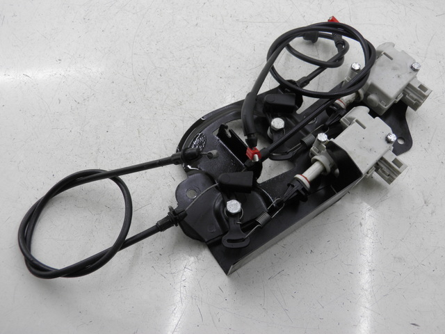 photo de SITZBANKSCHLOSS MOTOR  PIAGGIO XEVO - X EVO 125 (2010 - 2015) - Detailansicht des Bauteils