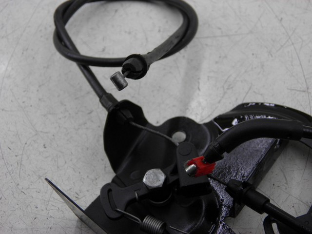 photo de SITZBANKSCHLOSS MOTOR  PIAGGIO XEVO - X EVO 125 (2010 - 2015) - Details der Befestigungspunkte