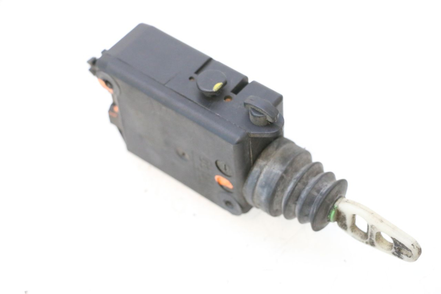 photo de KOFFERRAUMÖFFNUNGSMOTOR PEUGEOT SATELIS COMPRESSOR K15 125 (2006 - 2009) - Zoom auf Gebrauchszustand