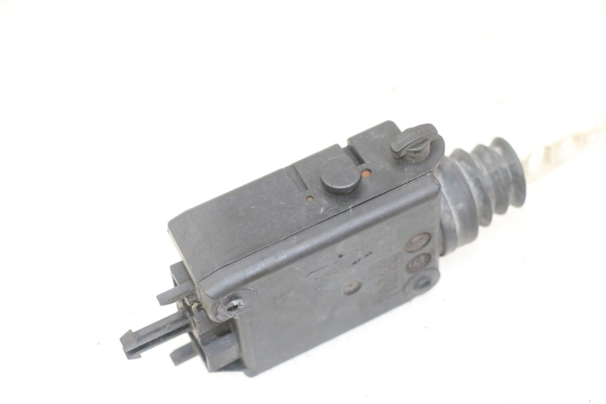 photo de SITZBANKSCHLOSS MOTOR  PEUGEOT SATELIS 125 (2013 - 2018) - Gesamtansicht des Produkts